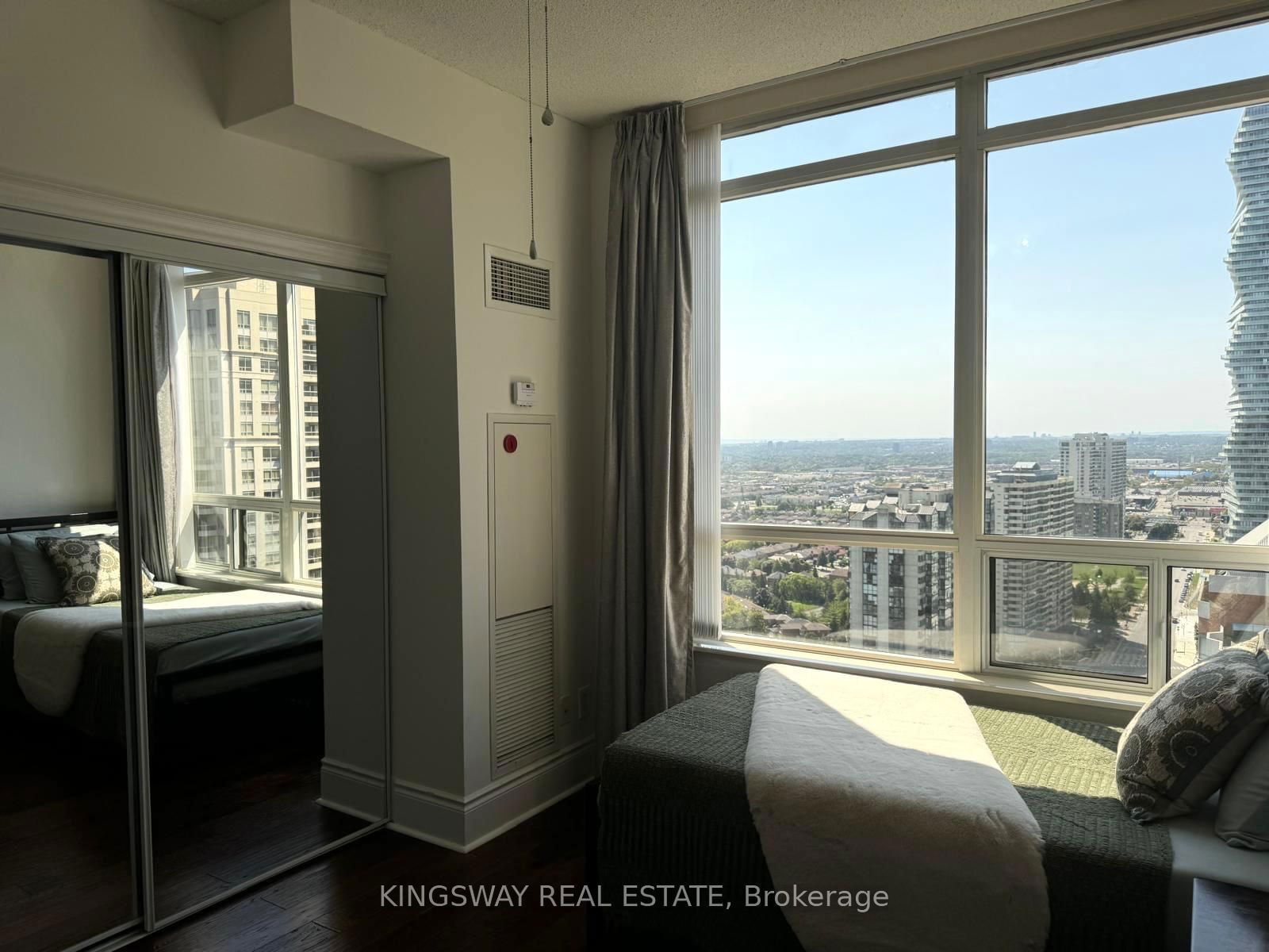 3880 Duke Of York Blvd, unit 3009 for sale - image #27