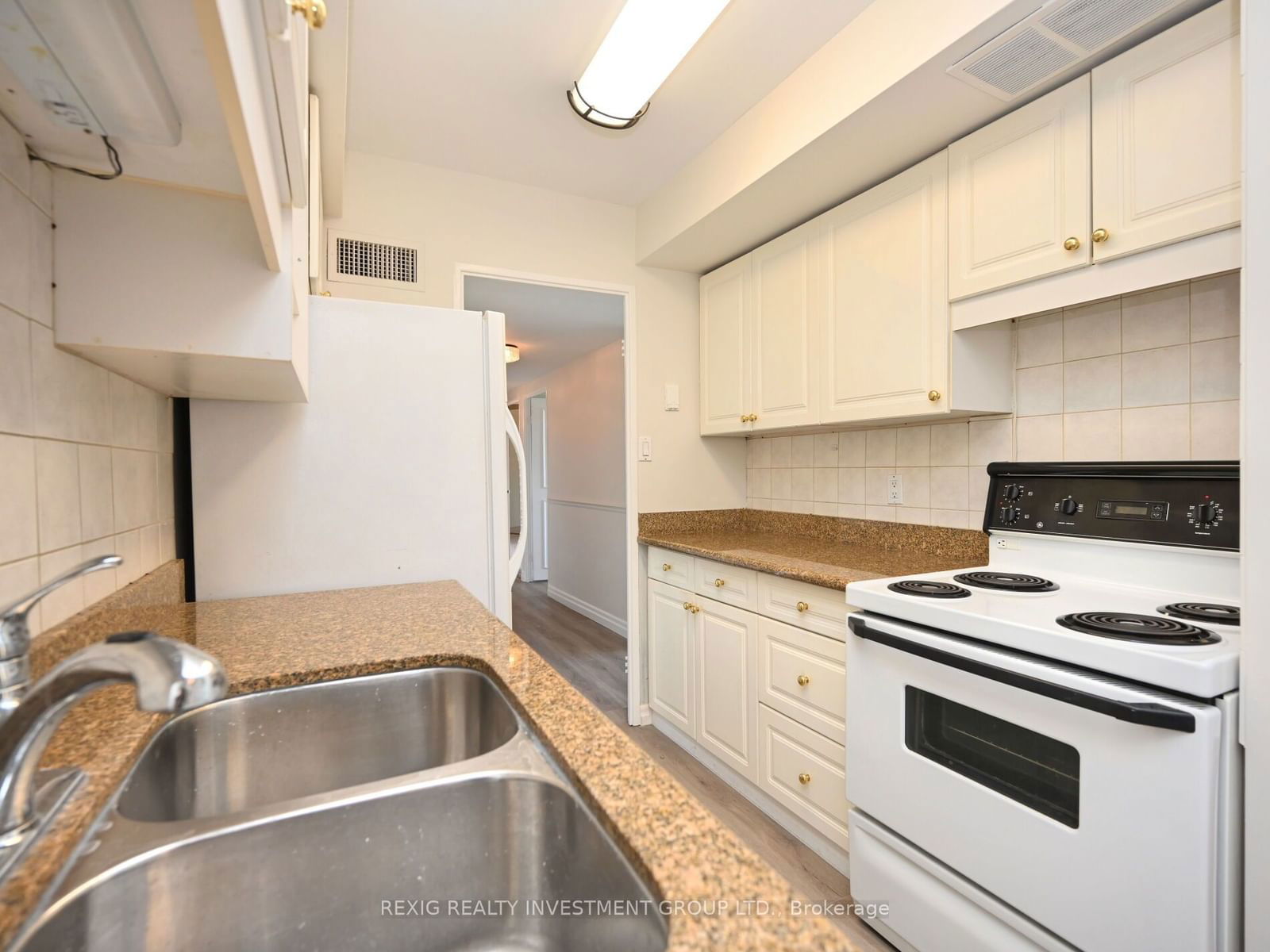 1333 Bloor St E, unit 419 for sale - image #14