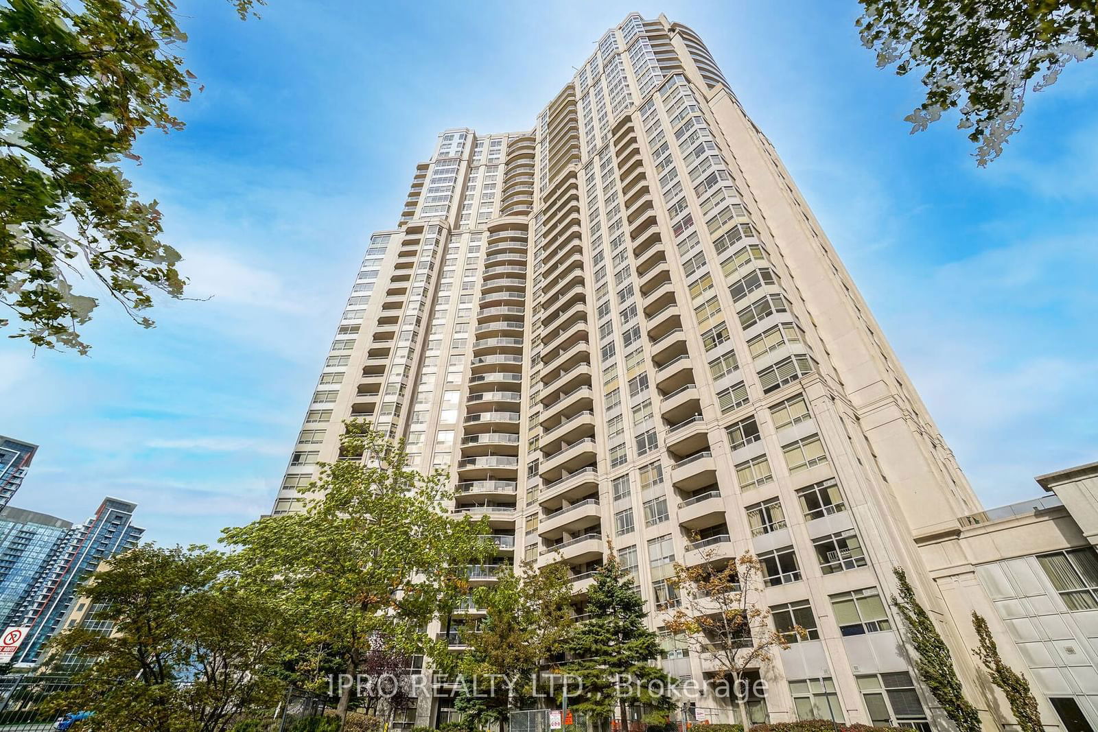 35 Kingsbridge Garden Circ, unit 506 for sale