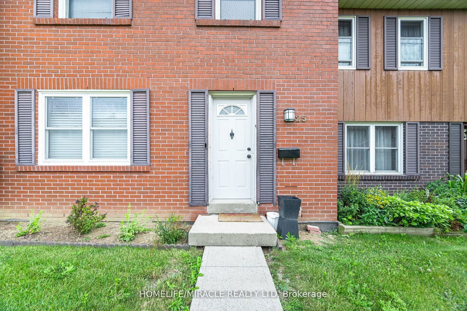 2825 Gananoque Drive Townhomes, Mississauga, Toronto