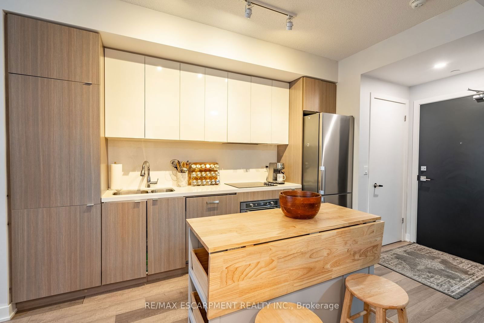 5230 Dundas St, unit A428 for sale - image #8