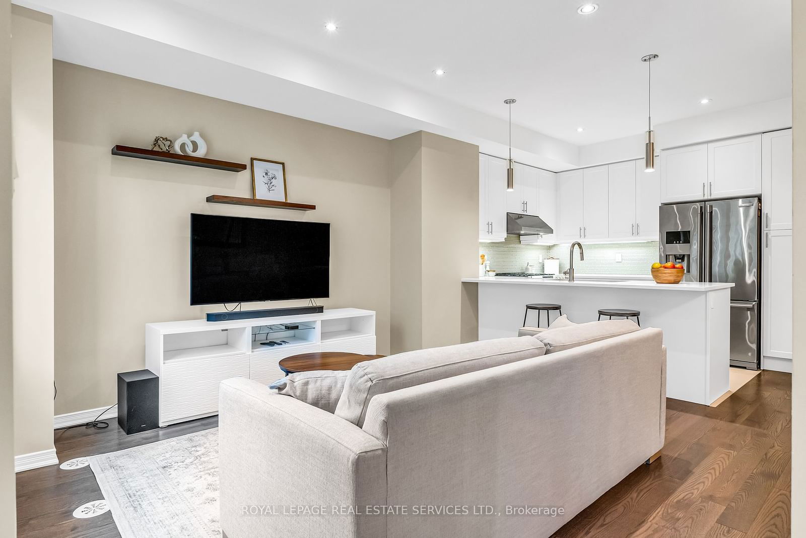 22 Applewood Lane, unit 34 for sale - image #4