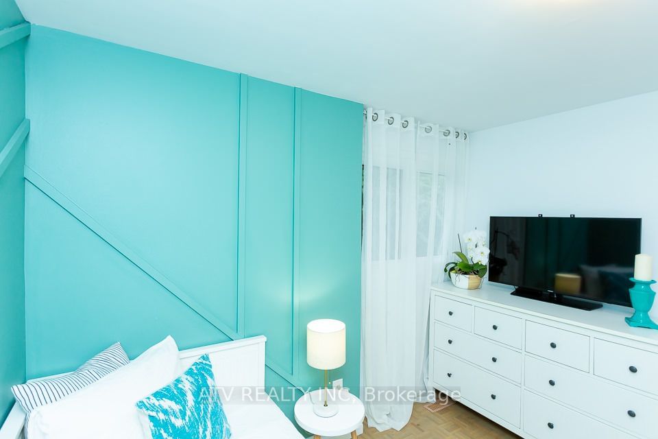 400 Bloor St, unit 23 for sale - image #18