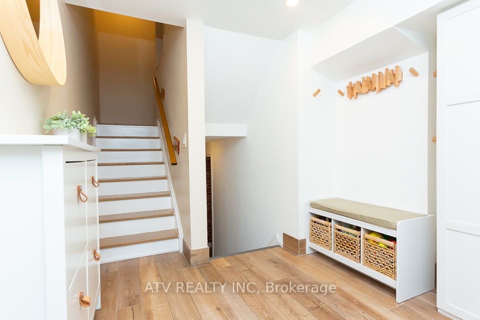 400 Bloor St, unit 23 for sale