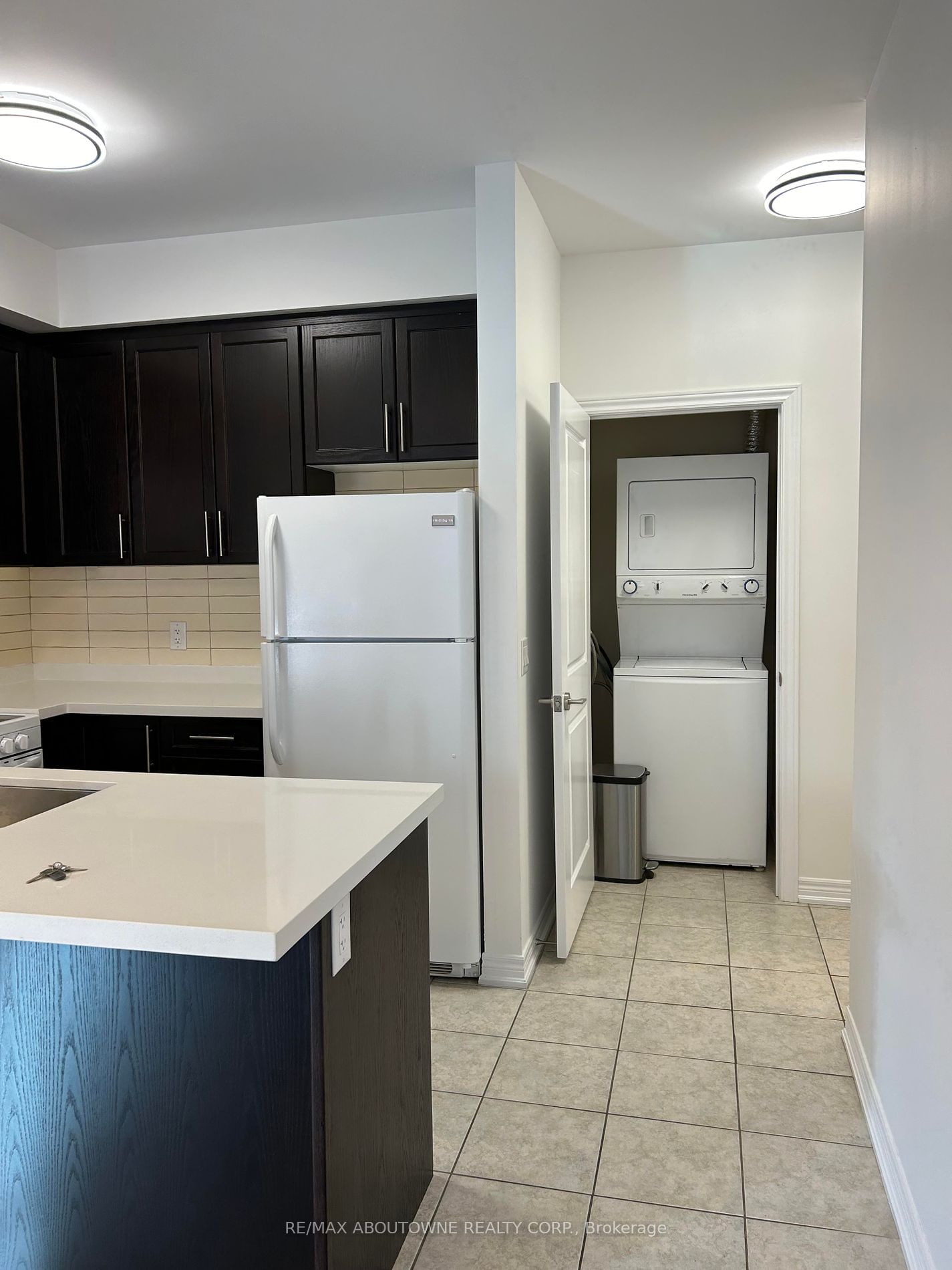 272 Georgian Dr, unit 205 for rent - image #10