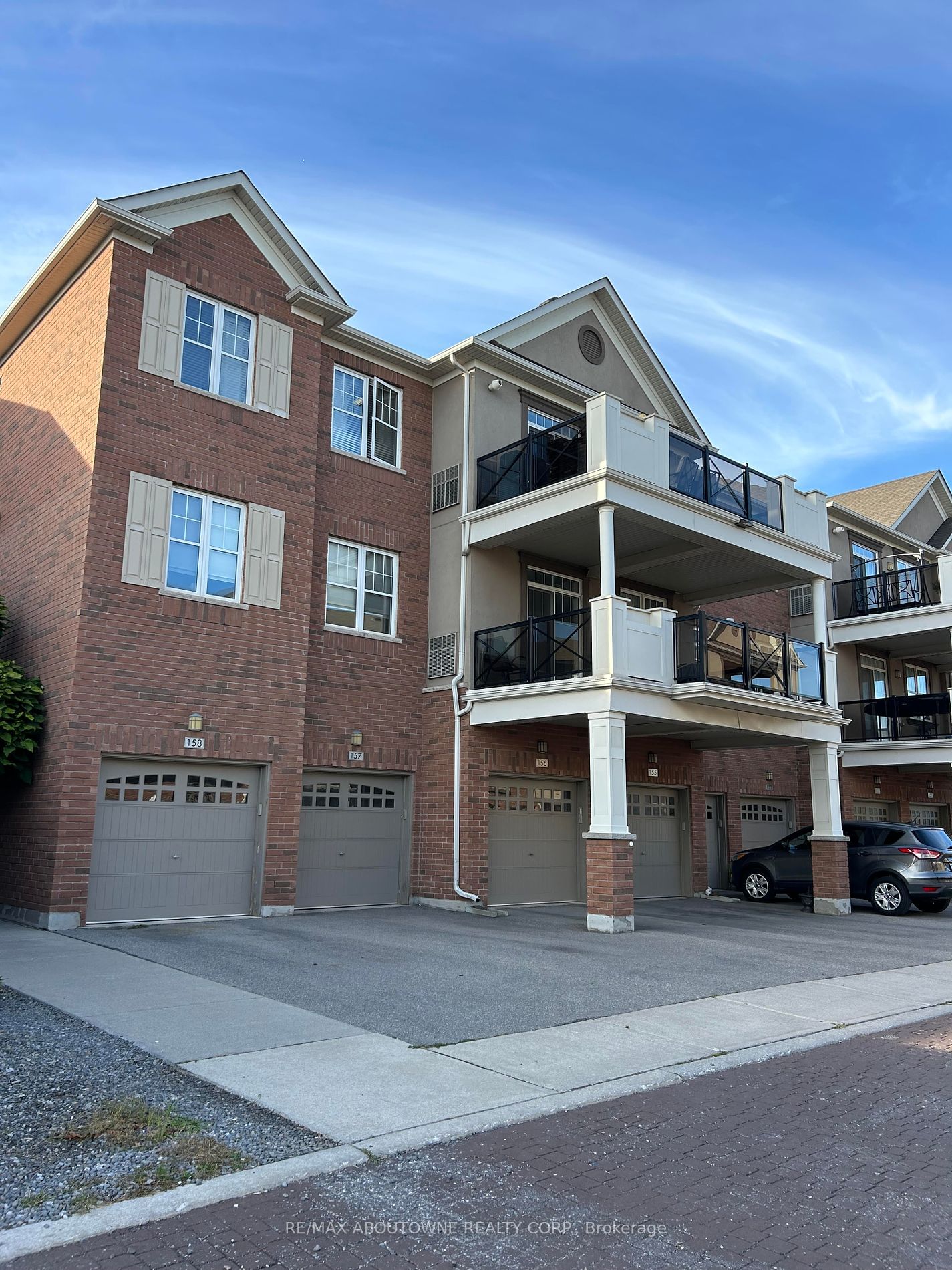 272 Georgian Dr, unit 205 for rent - image #2