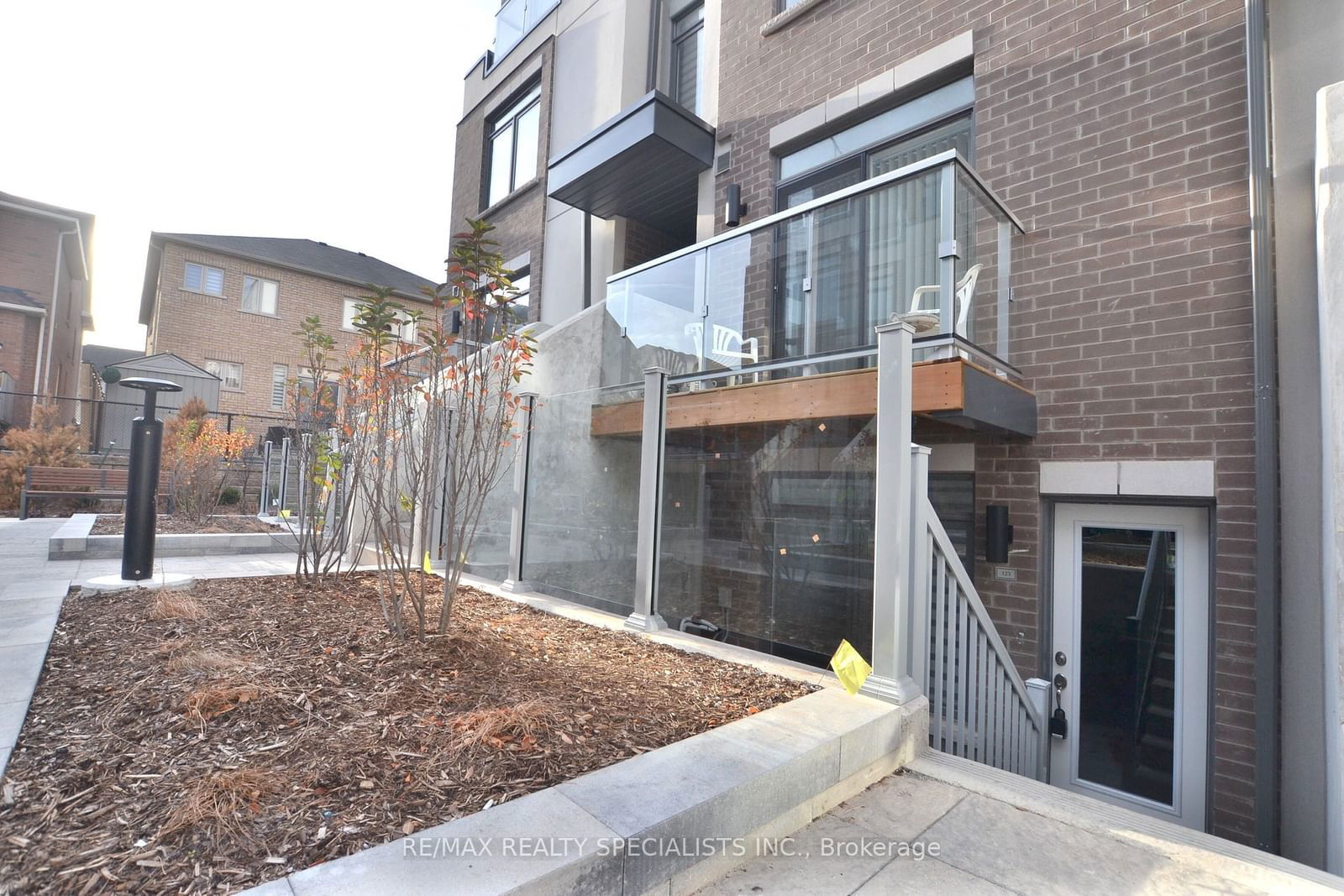 3066 Sixth Line, unit 123 for rent - image #3