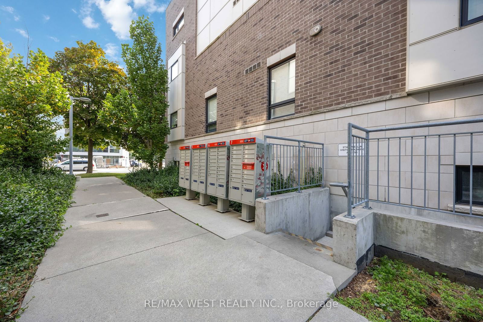 256 Royal York Rd, unit 111 for sale - image #28