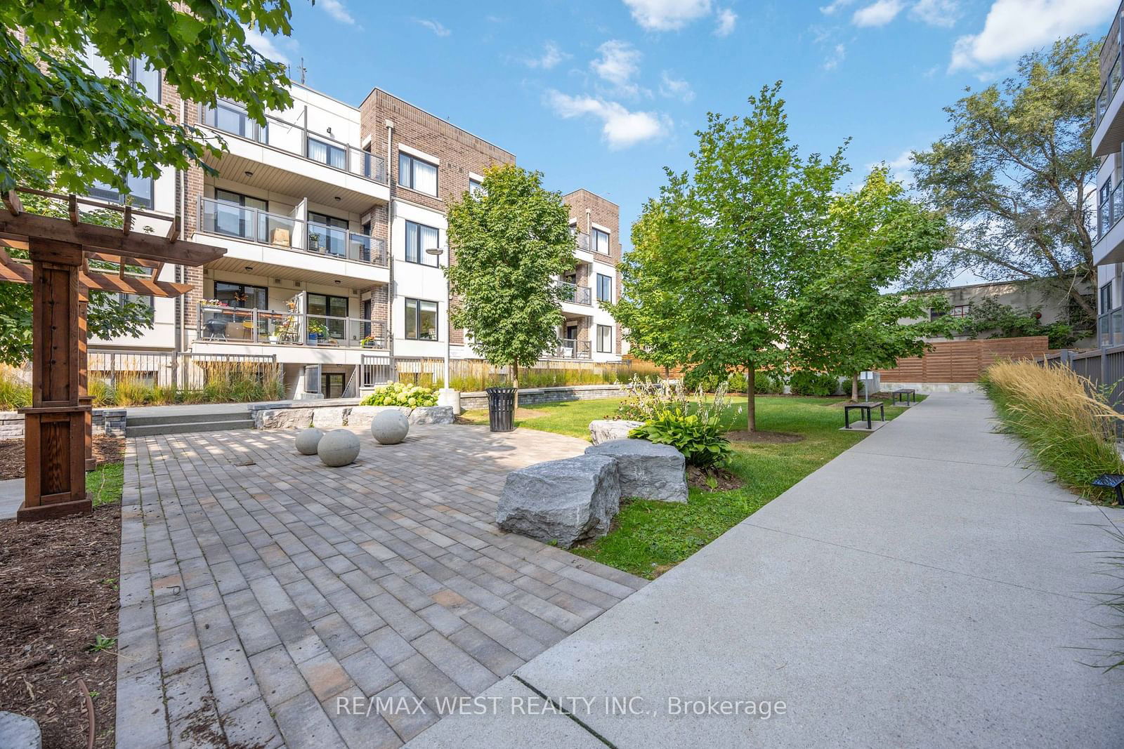 256 Royal York Rd, unit 111 for sale - image #29