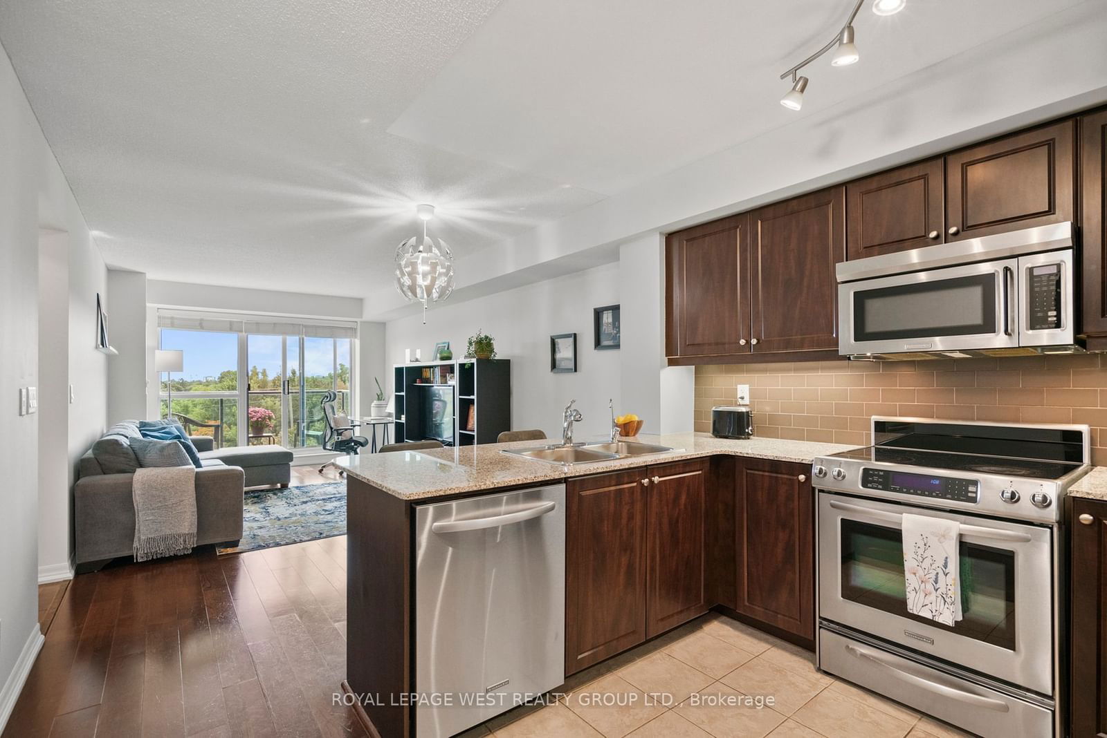 1403 Royal York Rd, unit 514 for sale - image #6