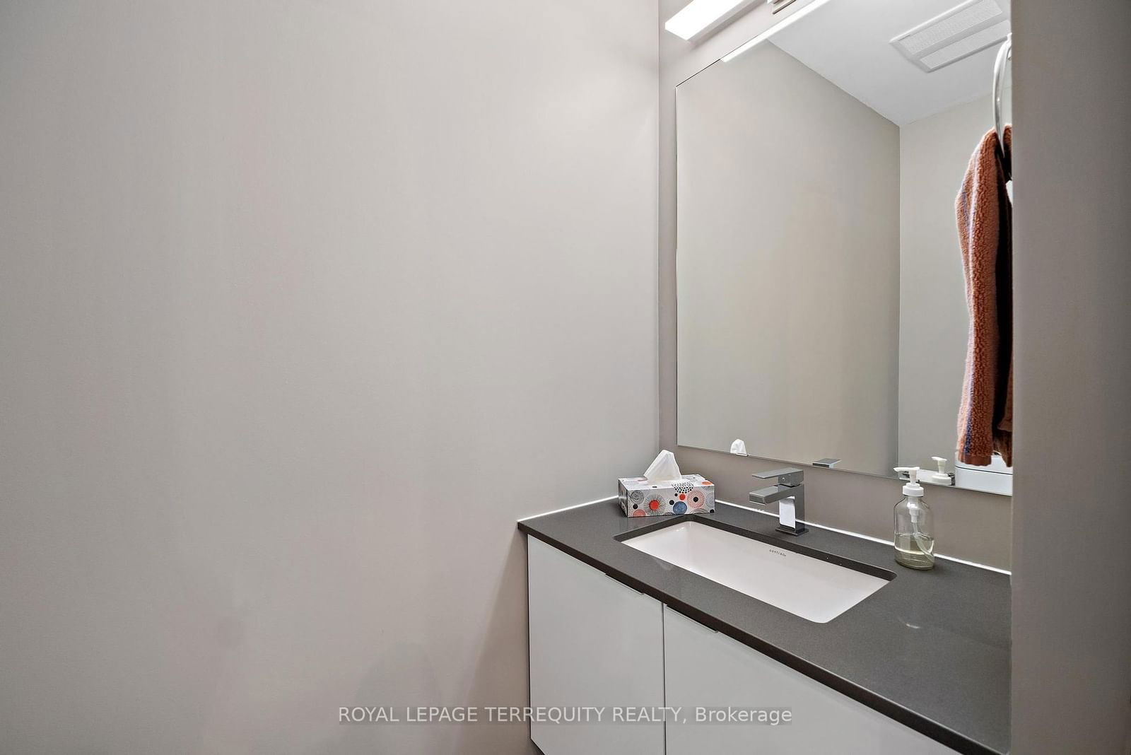 38 Howard Park Ave, unit 157 for sale - image #10