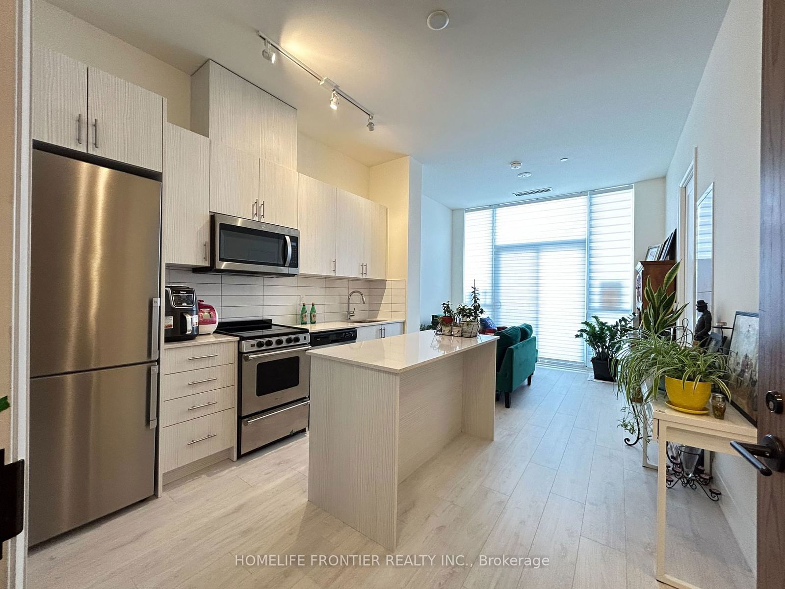 509 Dundas St W, unit 807 for sale - image #8