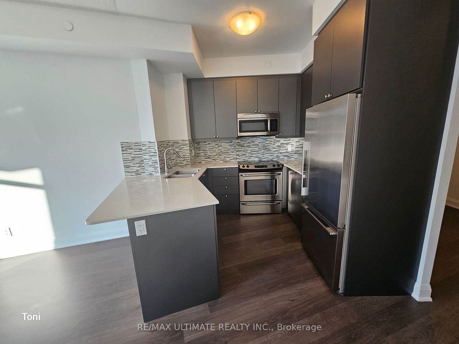 25 Fontenay Crt, unit 707 for rent - image #4