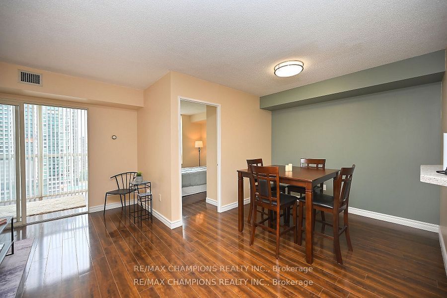 285 Enfield Pl, unit 1511 for sale - image #12