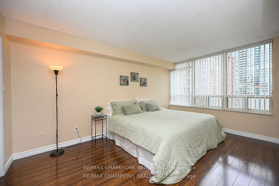 285 Enfield Pl, unit 1511 for sale - image #36