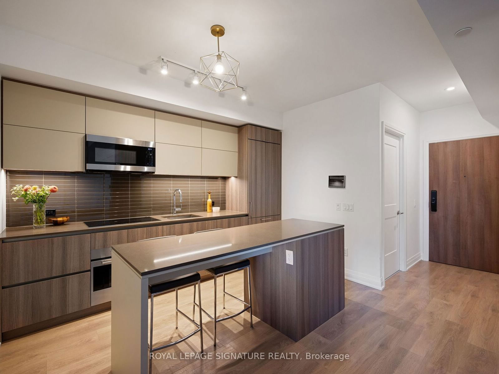 21 Park St E, unit 520 for sale - image #2