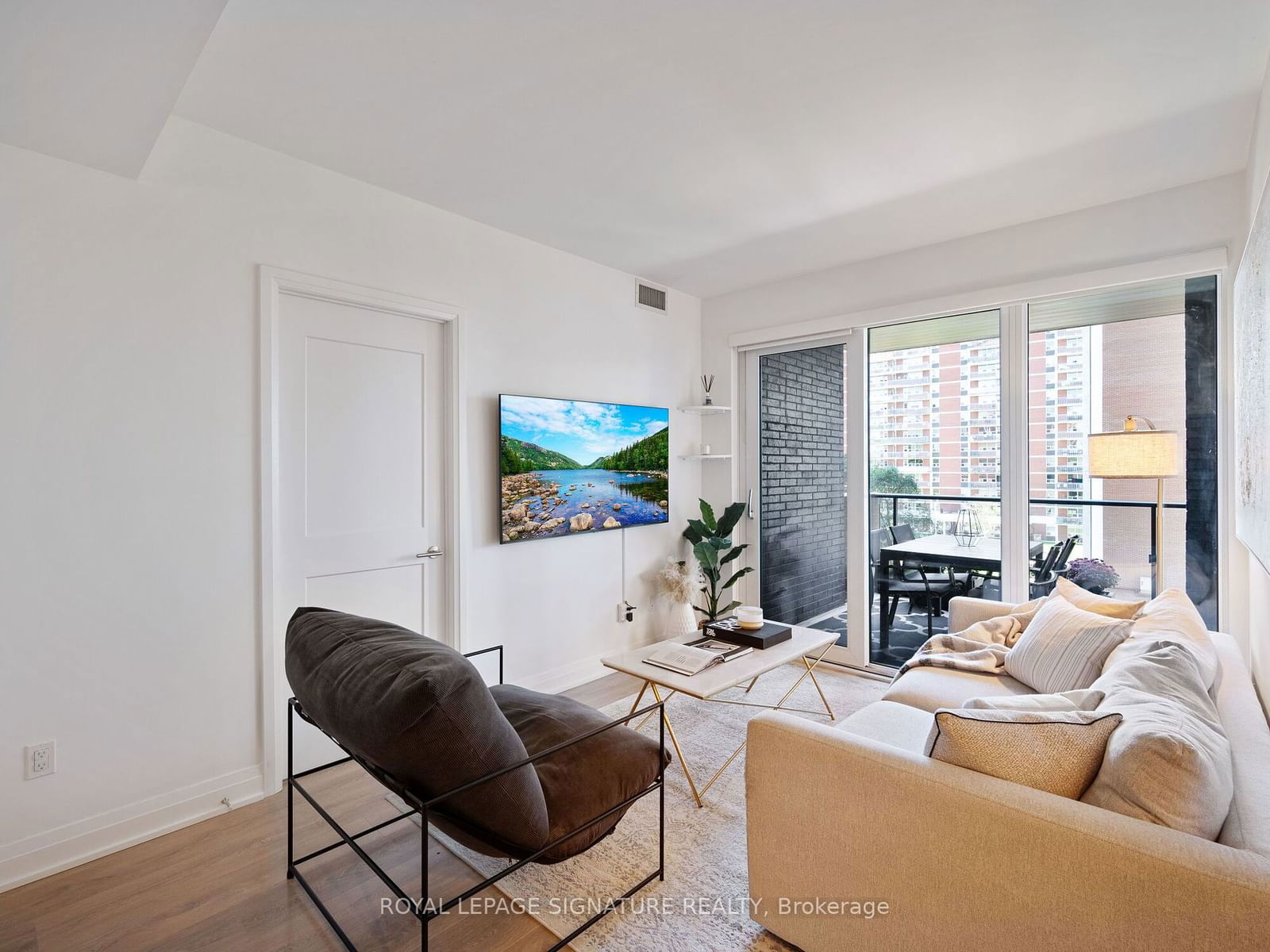 21 Park St E, unit 520 for sale