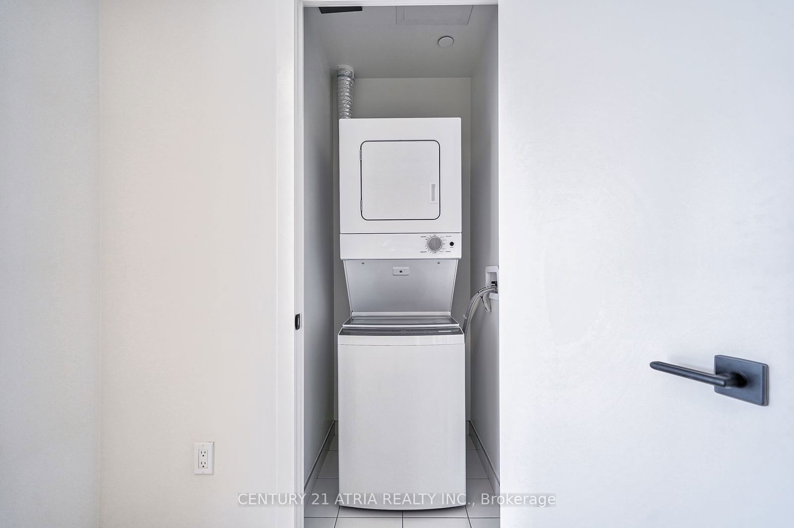 10 Graphophone Grve, unit 2012 for rent