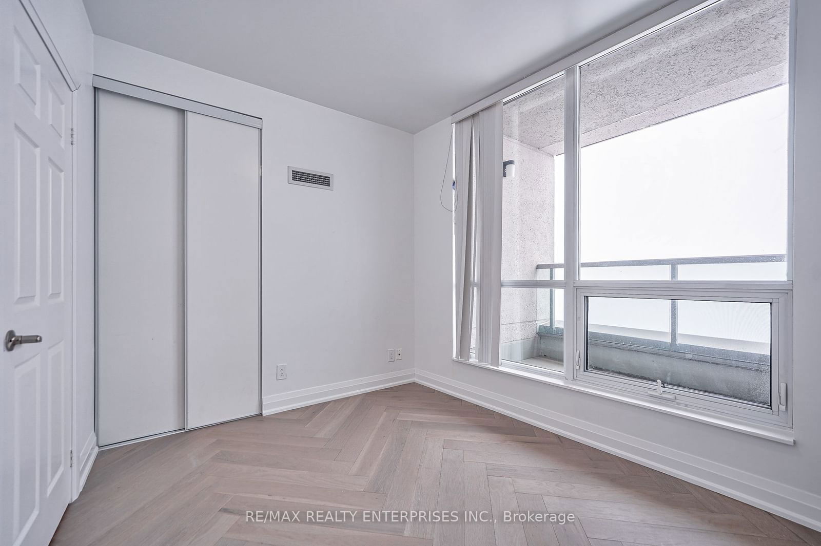 208 Enfield Pl, unit PH 209 for sale - image #32