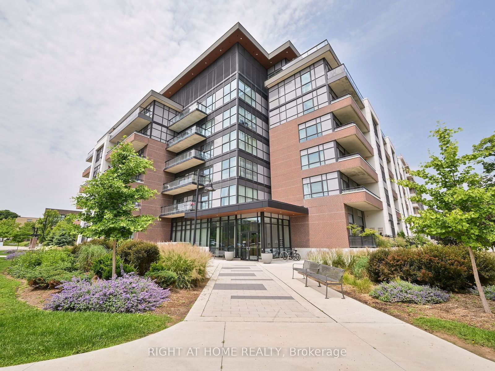 1 Neighbourhood Lane, unit 407 for sale - image #1