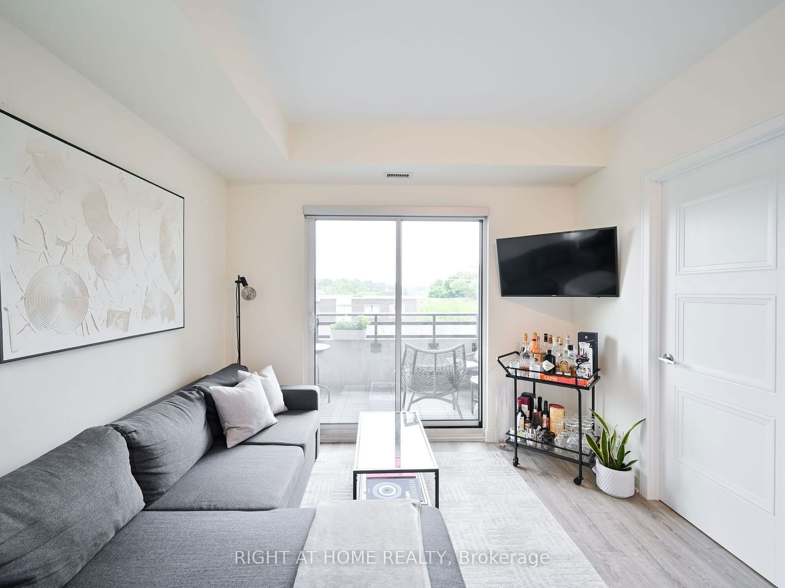 1 Neighbourhood Lane, unit 407 for sale - image #17