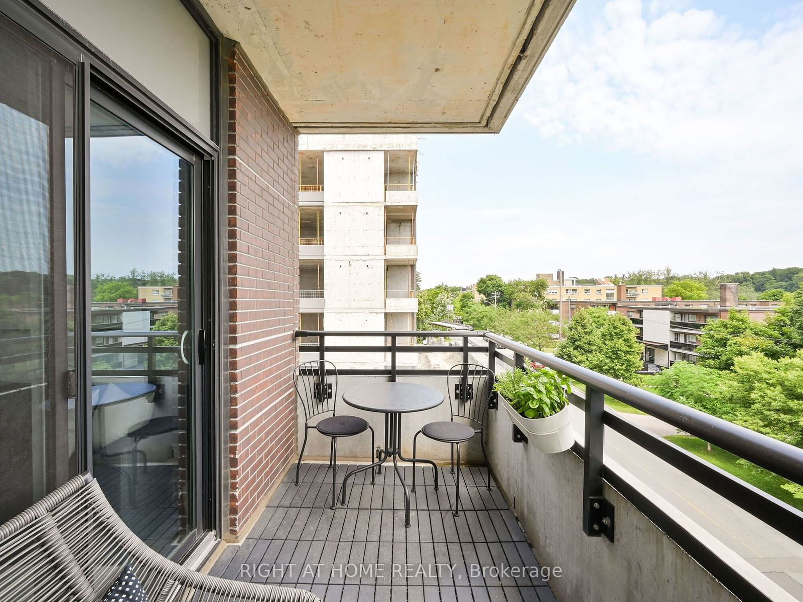 1 Neighbourhood Lane, unit 407 for sale - image #31