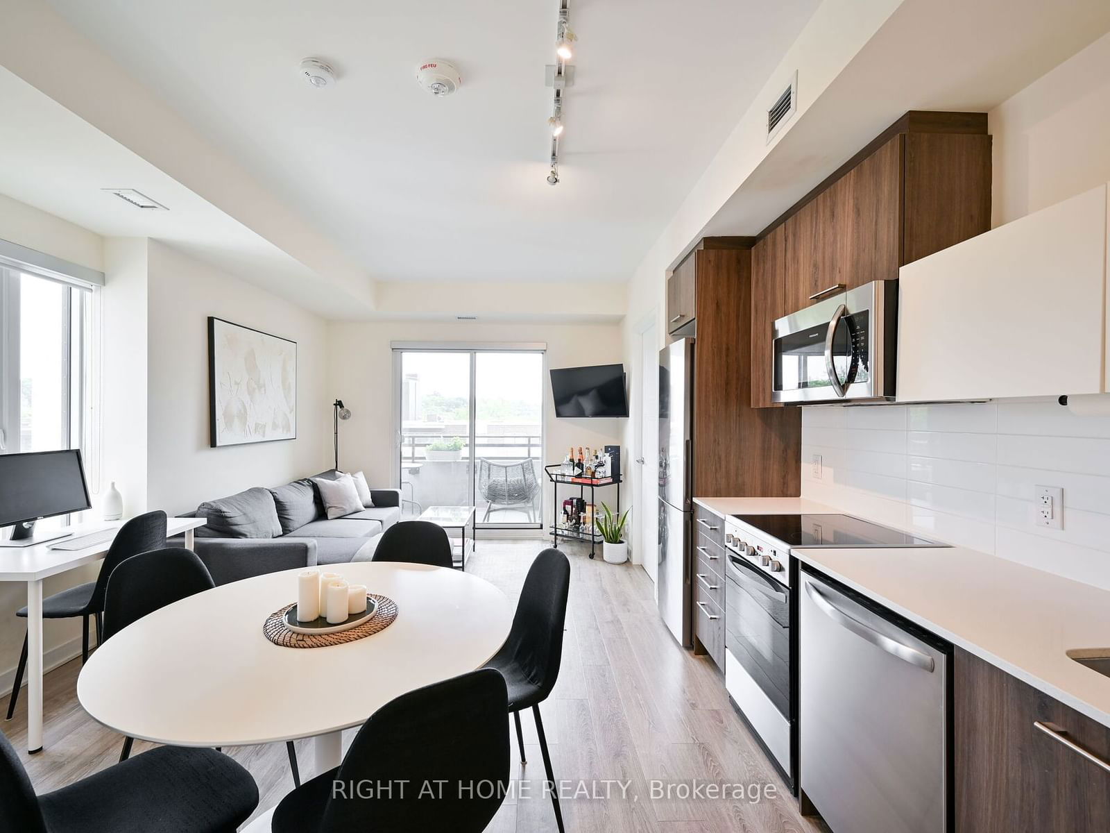 1 Neighbourhood Lane, unit 407 for sale - image #7