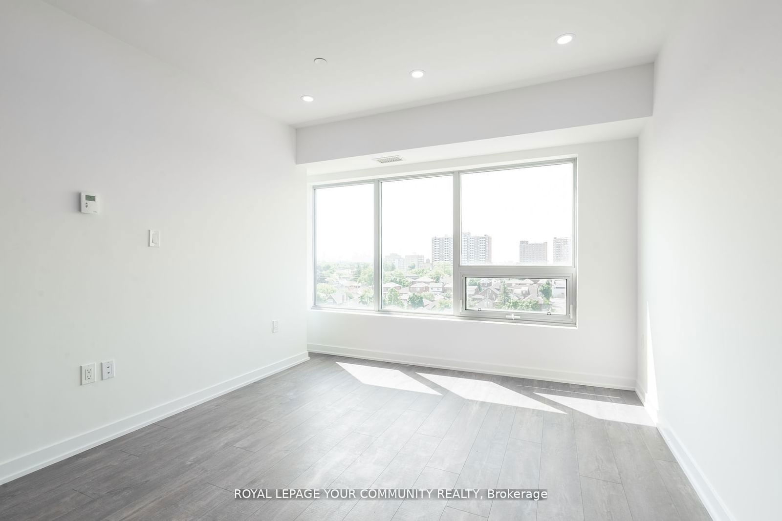 2433 Dufferin St, unit 803 for sale - image #17