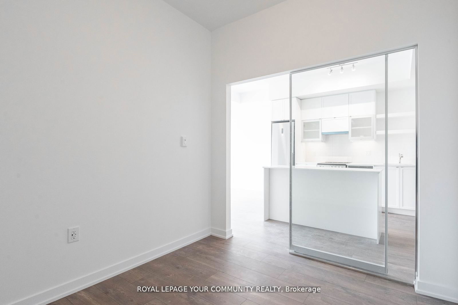 2433 Dufferin St, unit 803 for sale - image #21