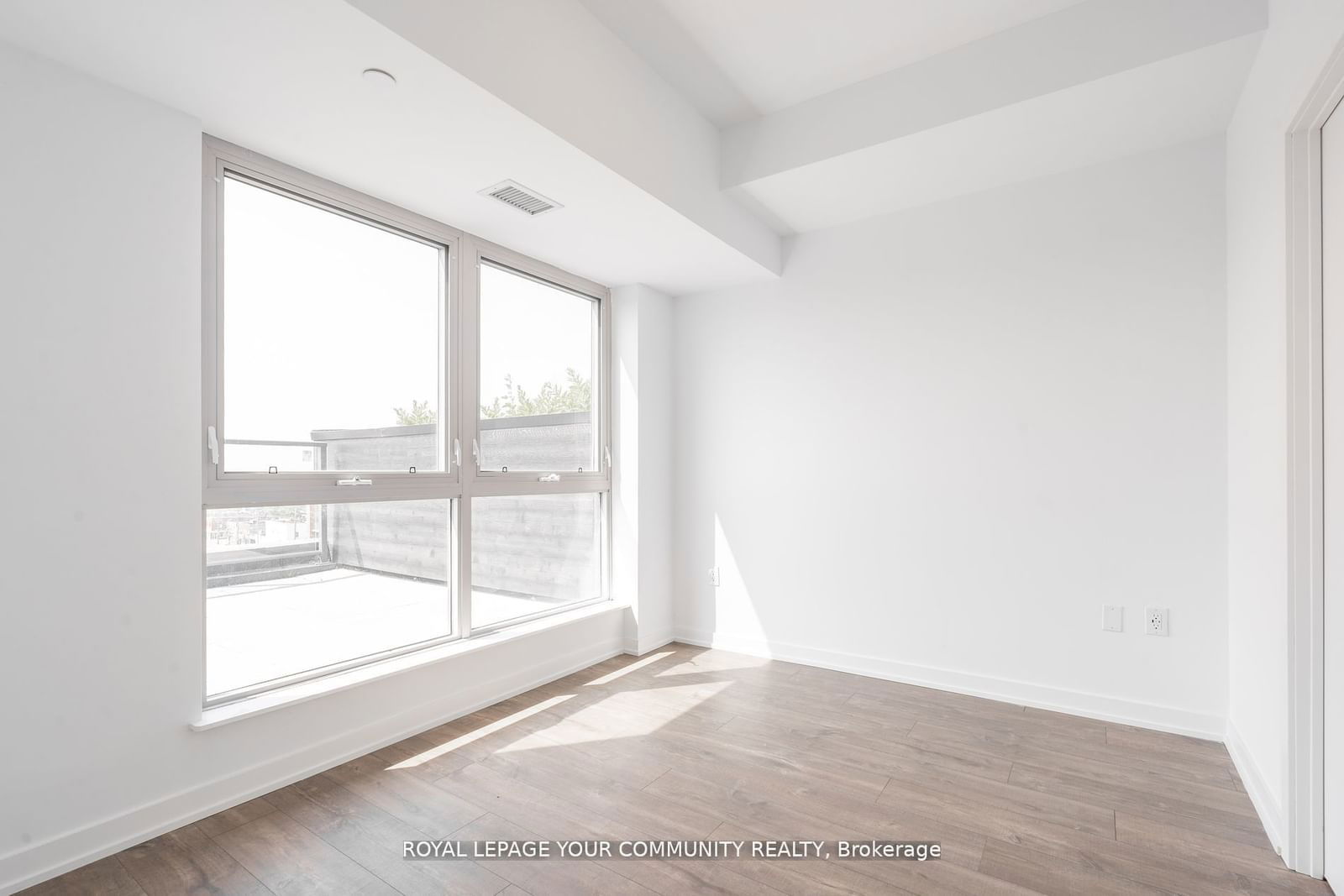 2433 Dufferin St, unit 803 for sale - image #29