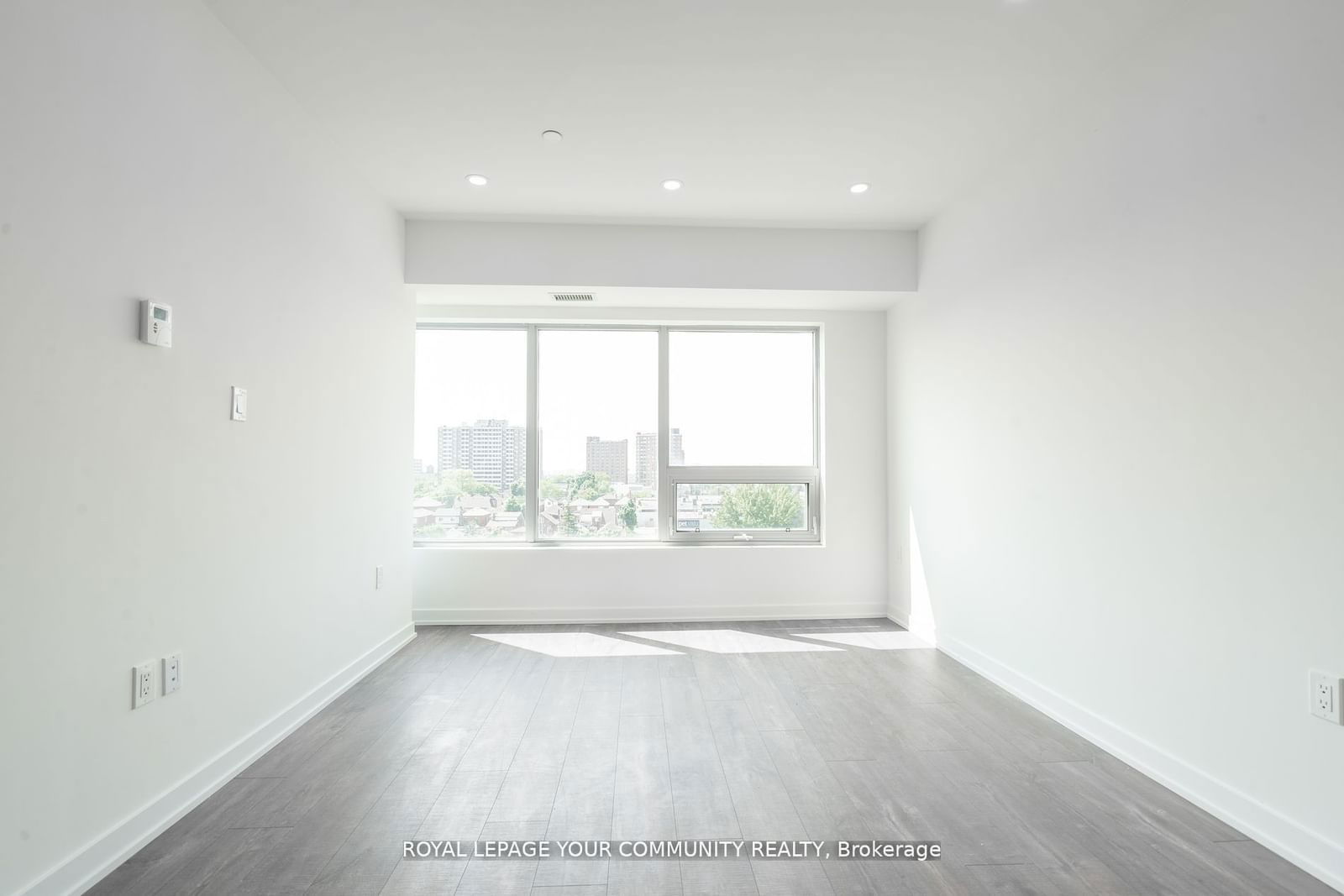 2433 Dufferin St, unit 803 for sale - image #9