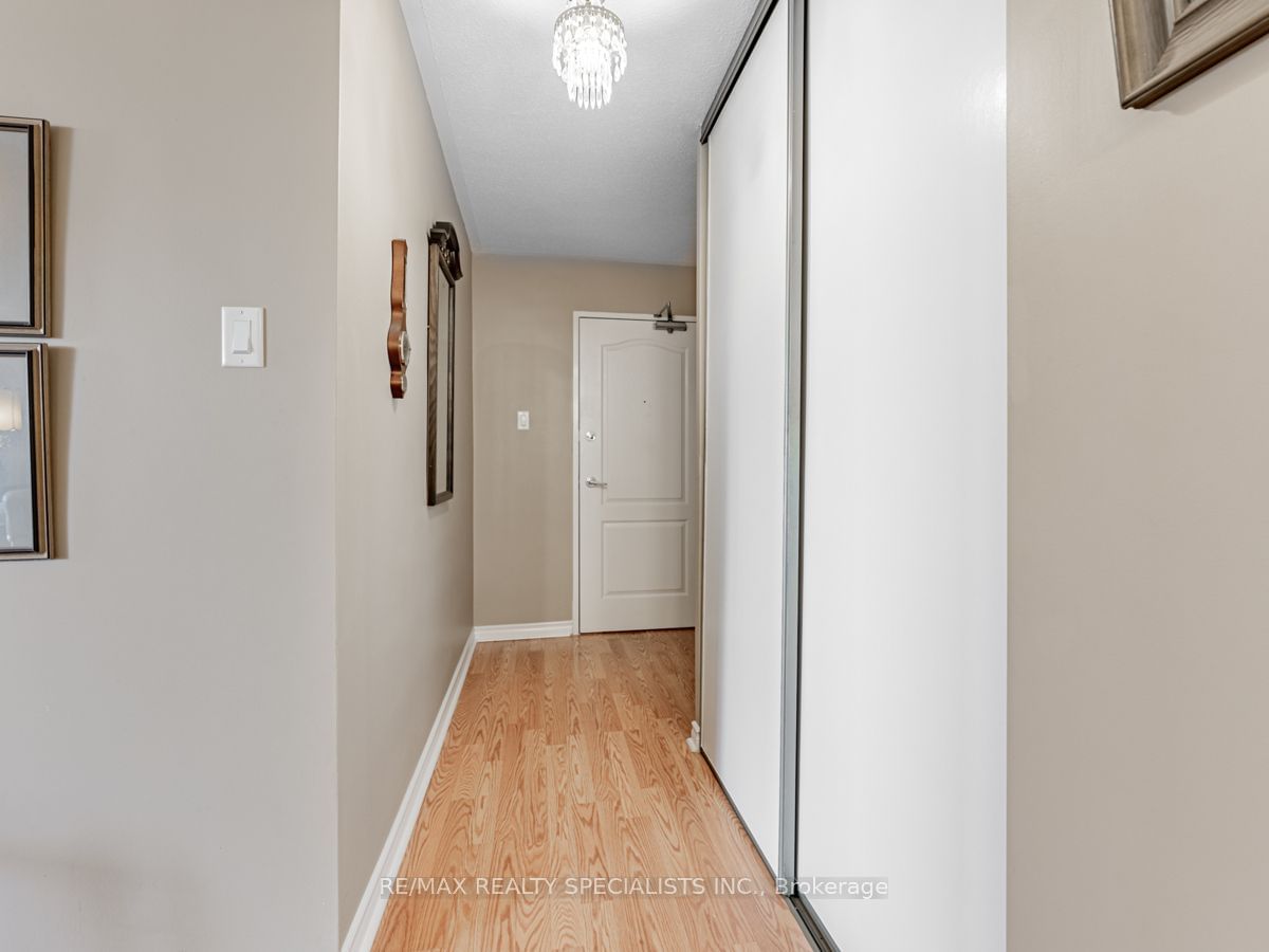 61 Richview Rd, unit 1403 for sale - image #4