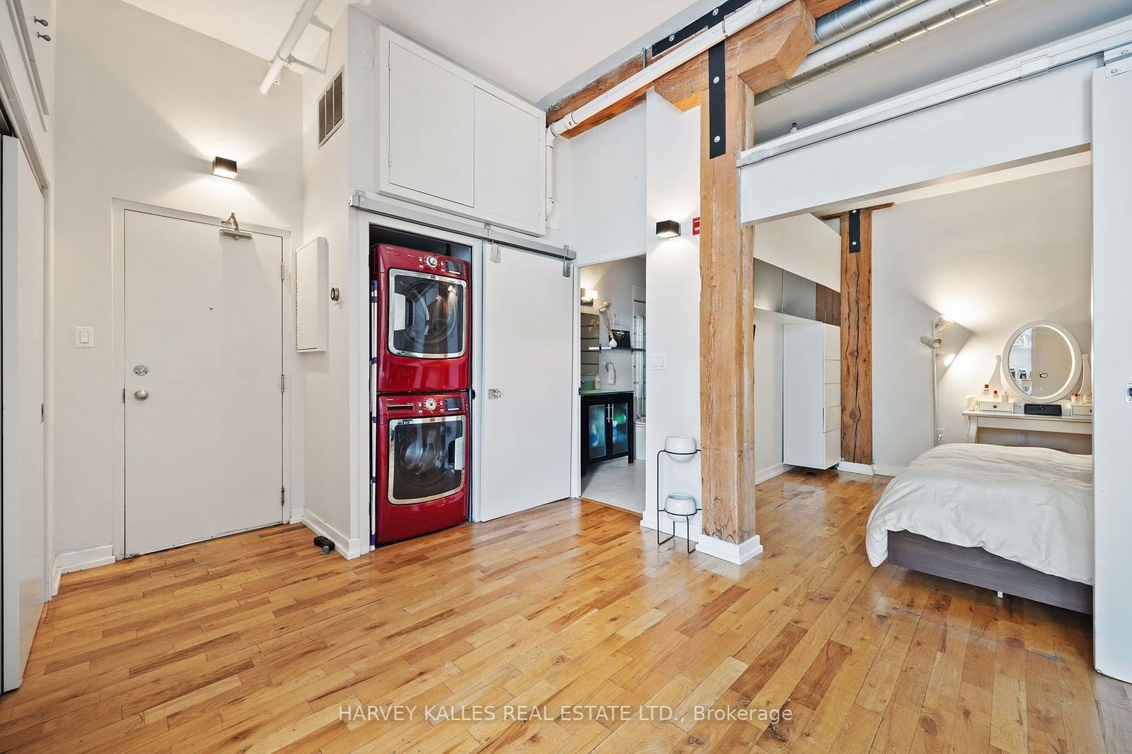 27 Brock Ave, unit 102 for rent - image #17