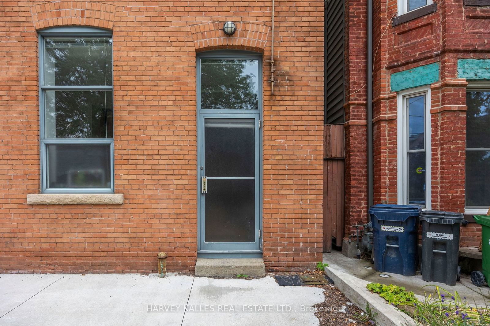 27 Brock Ave, unit 102 for rent - image #6