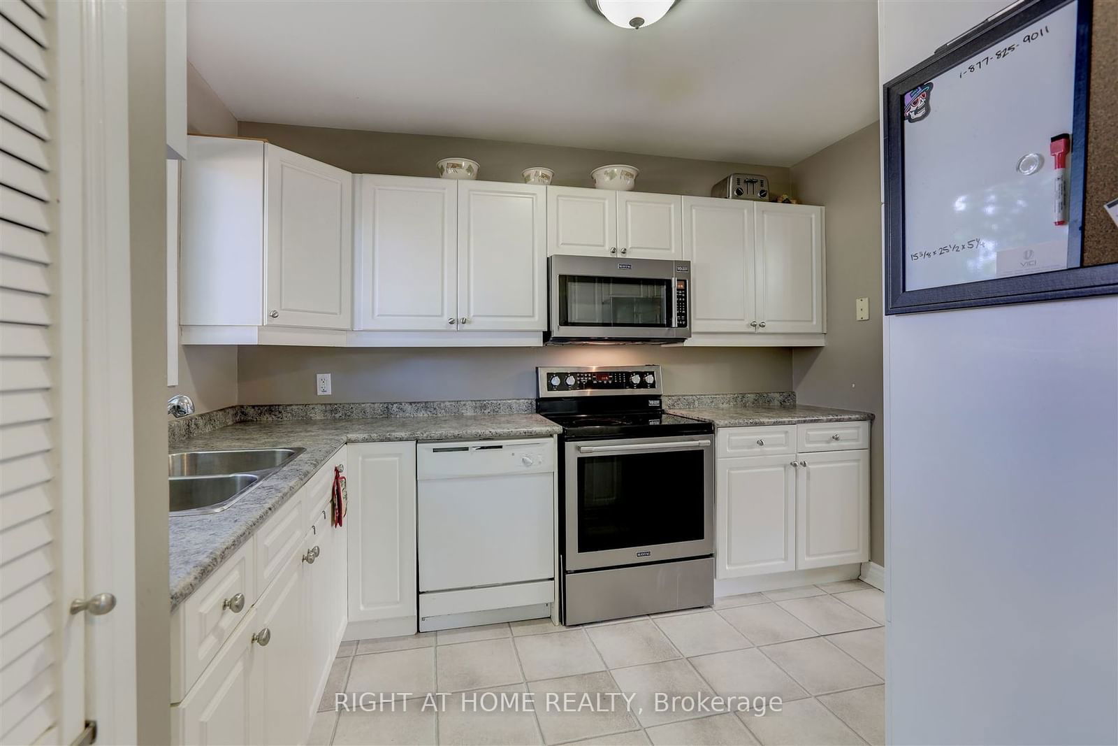 1279 Redbank Cres W, unit 14 for sale - image #10