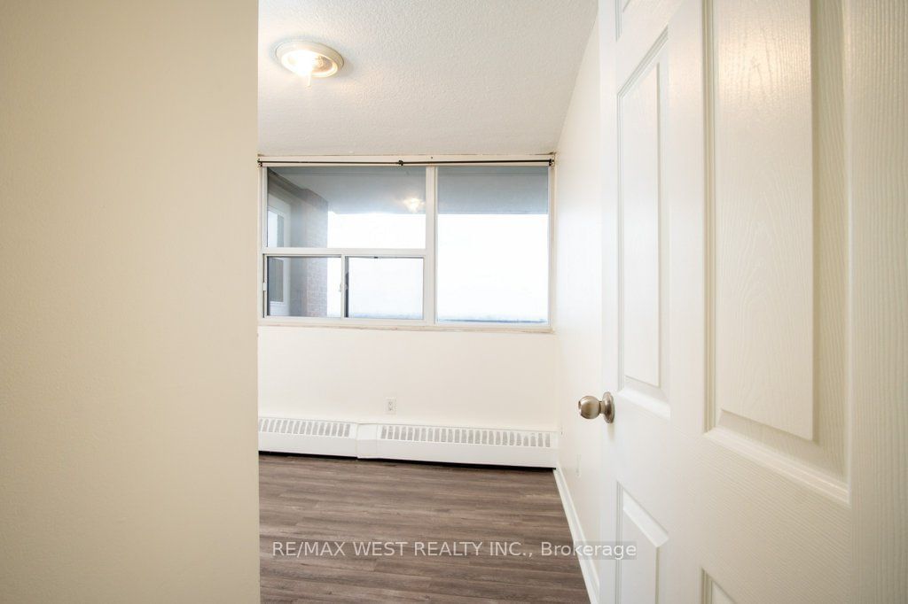 3501 Glen Erin Dr, unit 1001 for rent - image #17