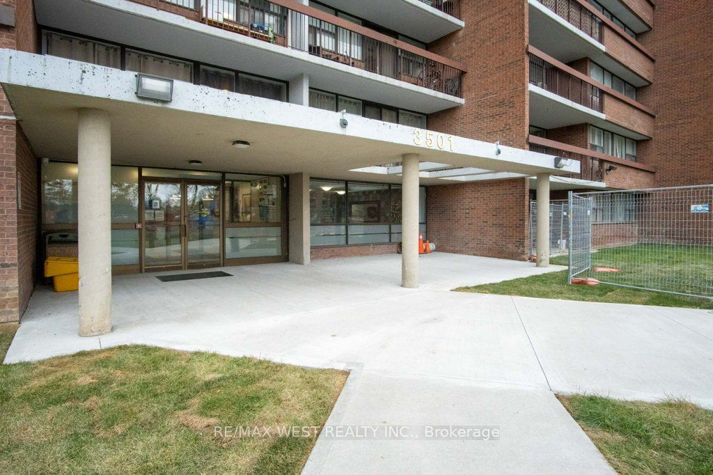 3501 Glen Erin Dr, unit 1001 for rent - image #3