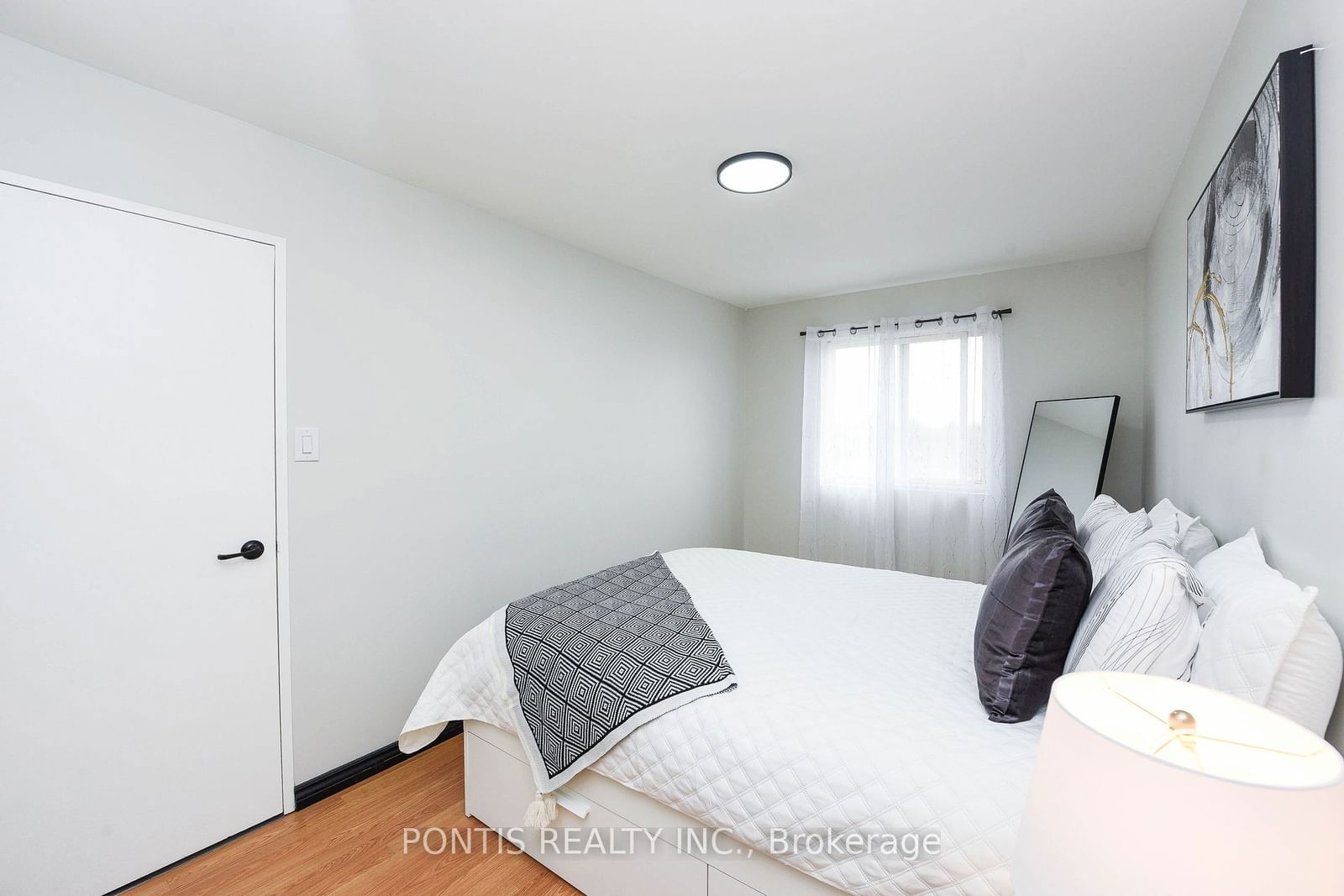 2001 Bonnymede Dr, unit 214 for sale - image #6