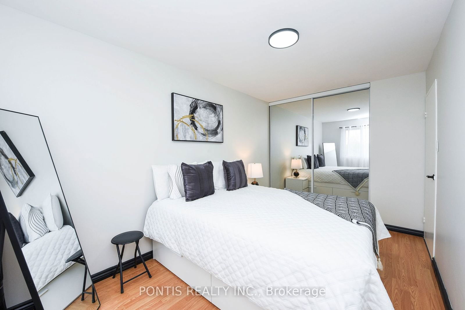 2001 Bonnymede Dr, unit 214 for sale - image #8