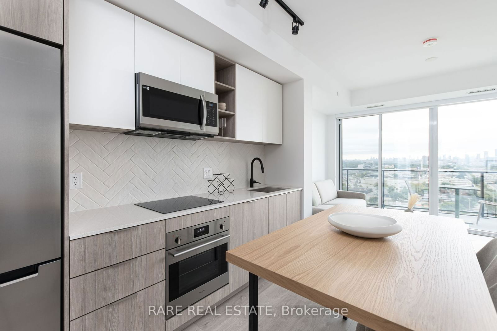 36 Zorra St, unit 606 for rent