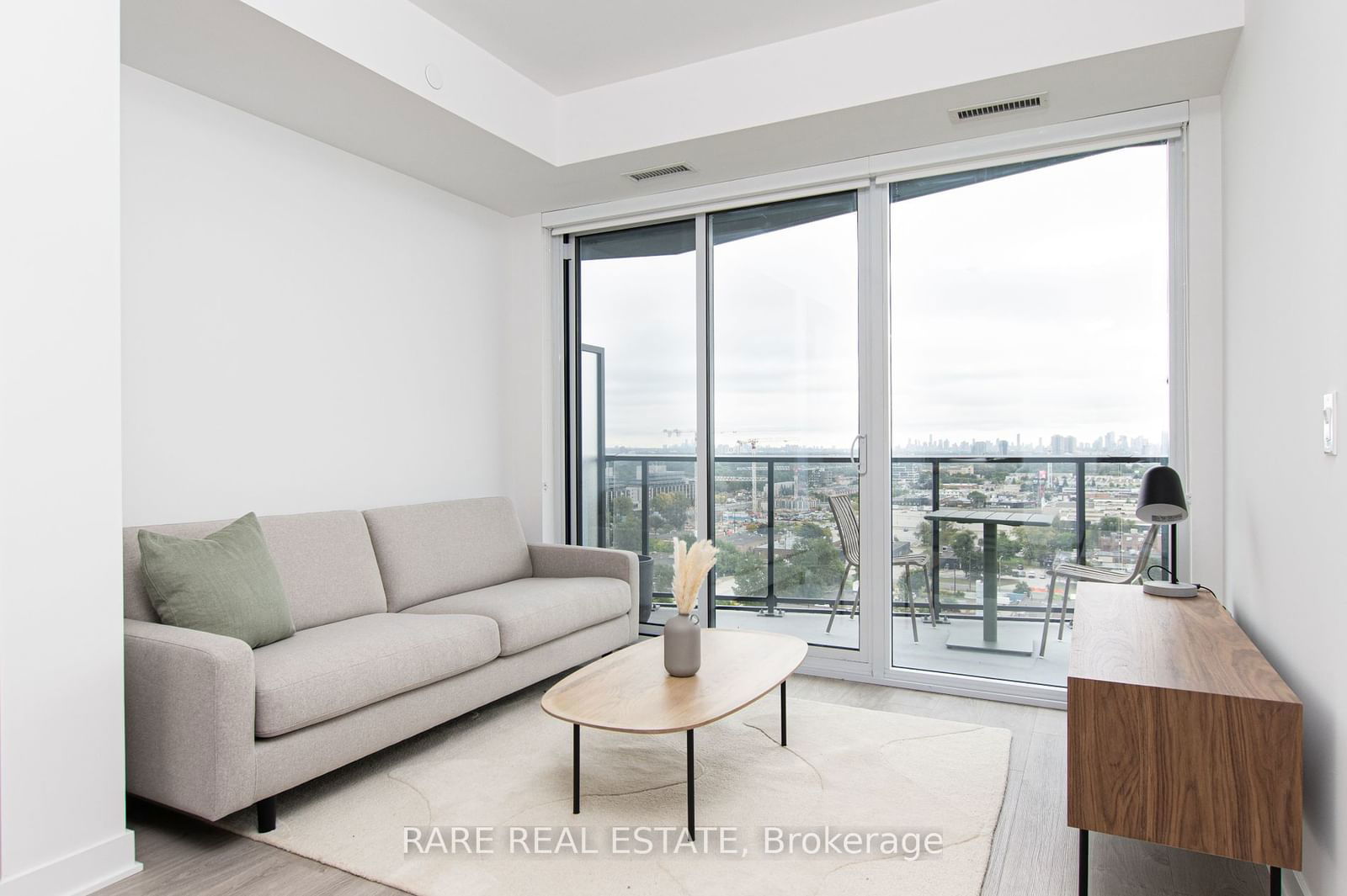 36 Zorra St, unit 606 for rent