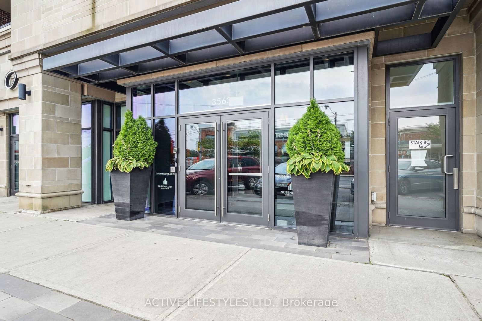 3563 Lake Shore Blvd W, unit 202 for sale - image #2