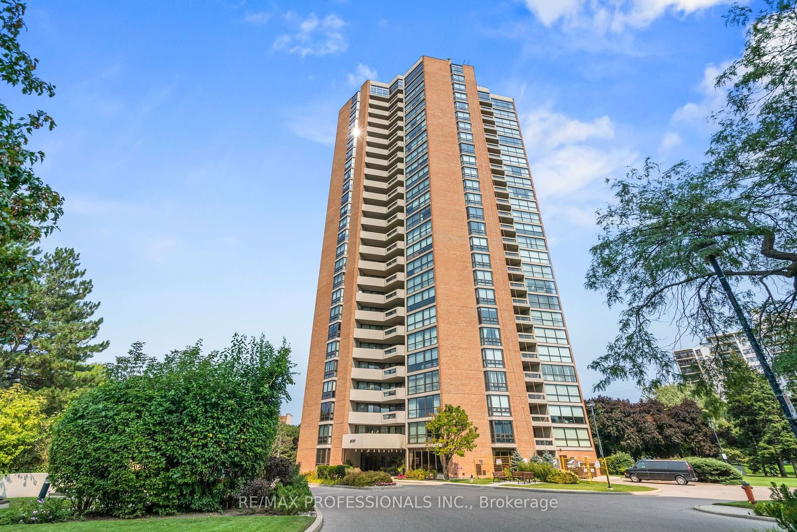 Islington 2000 Condos, Etobicoke, Toronto