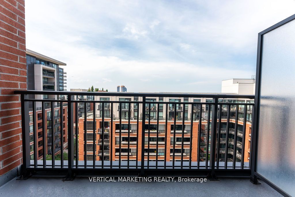 800 Lawrence Ave W, unit 921 for sale