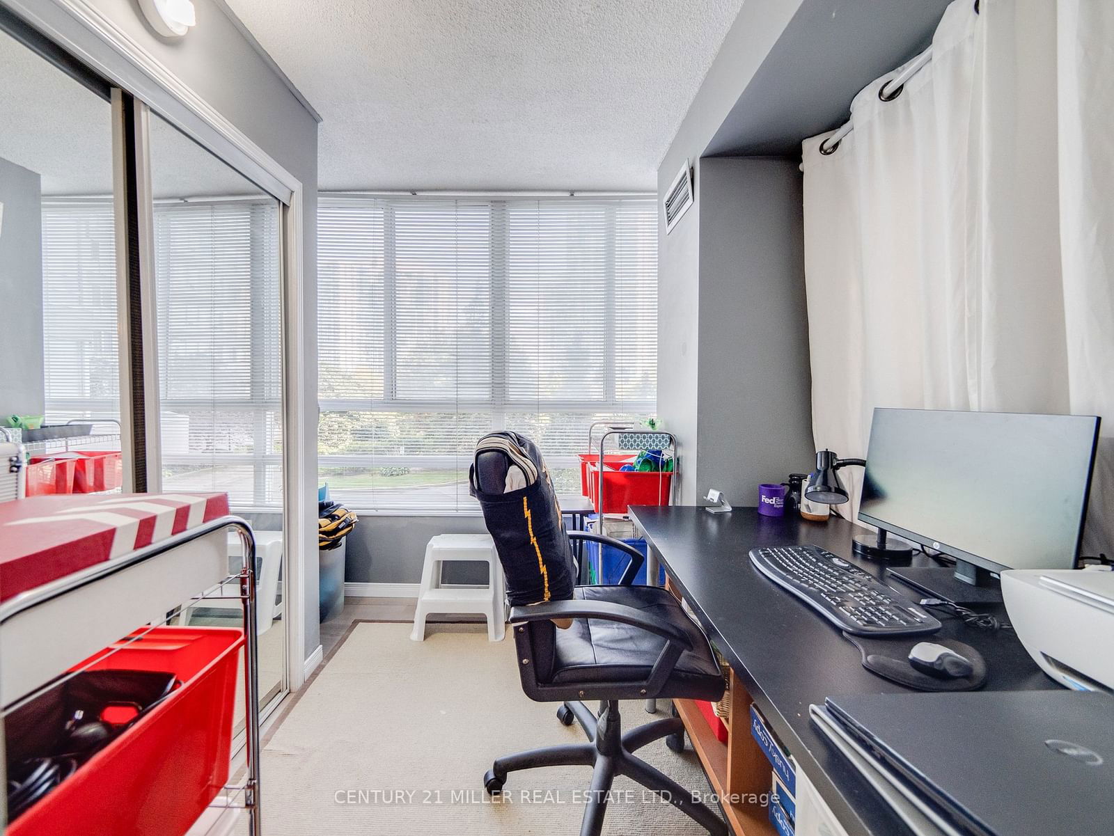 50 Kingsbridge Garden Circ, unit 208 for rent - image #16