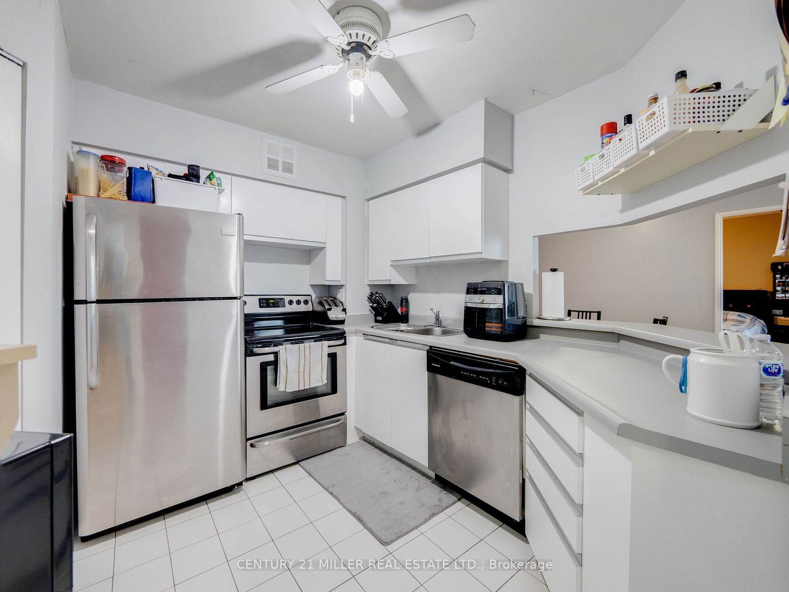 50 Kingsbridge Garden Circ, unit 208 for rent - image #24