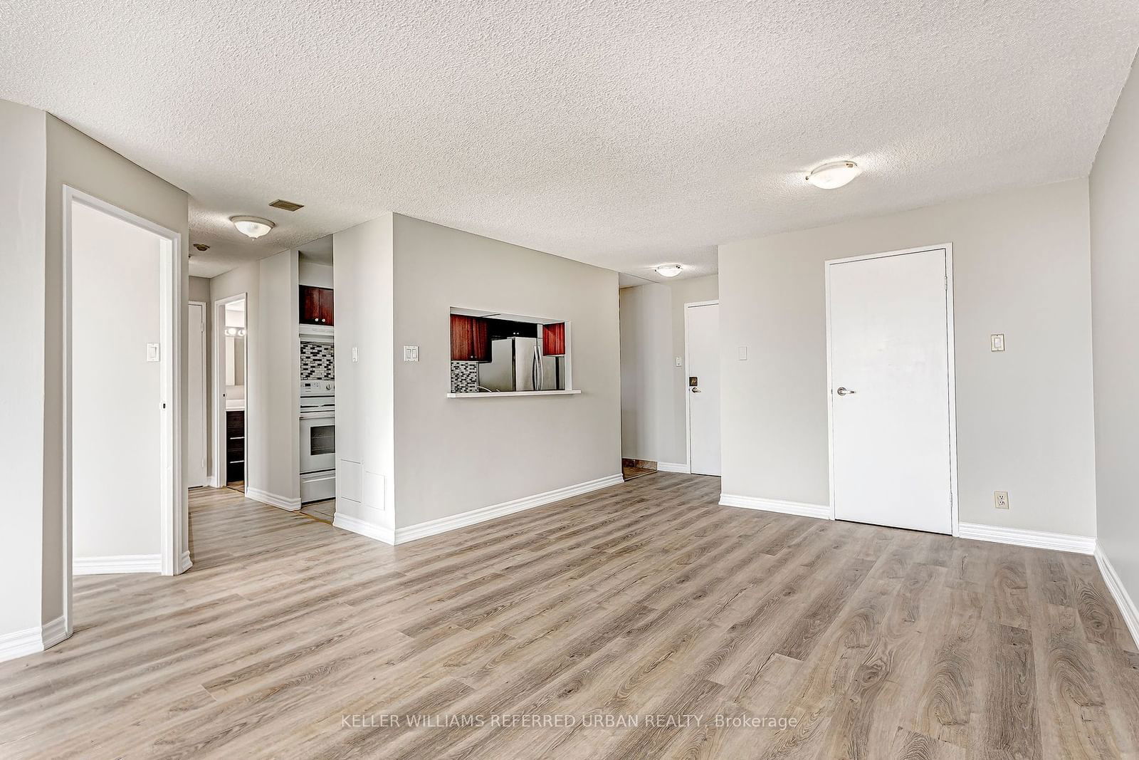 25 Trailwood Dr, unit 504 for rent - image #11