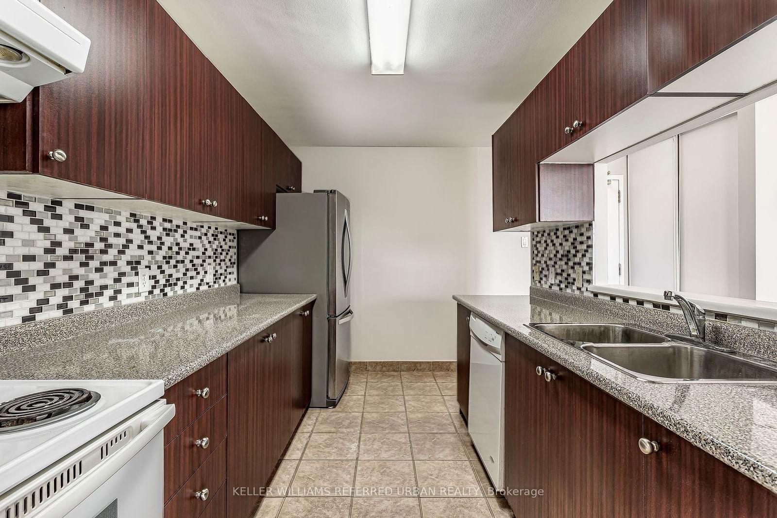 25 Trailwood Dr, unit 504 for rent - image #16