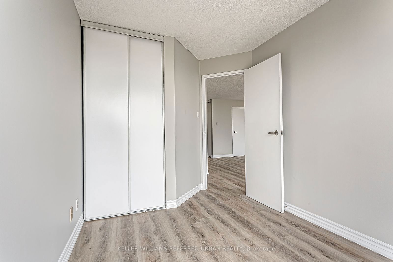 25 Trailwood Dr, unit 504 for rent - image #20