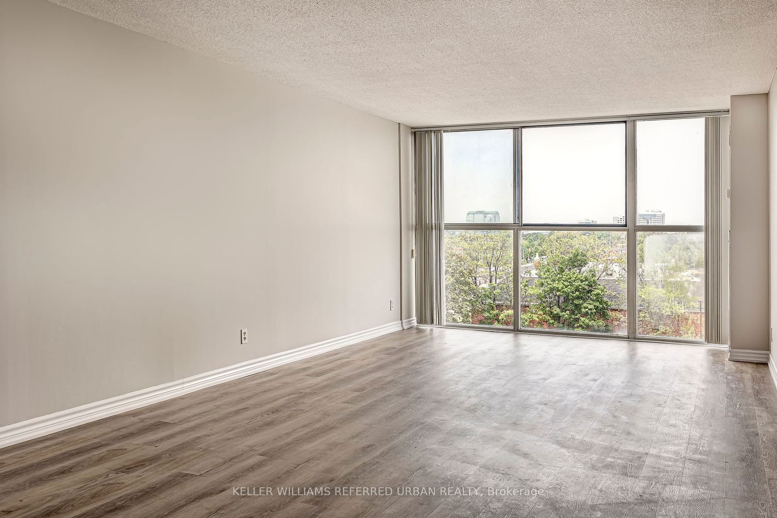 25 Trailwood Dr, unit 504 for rent - image #4